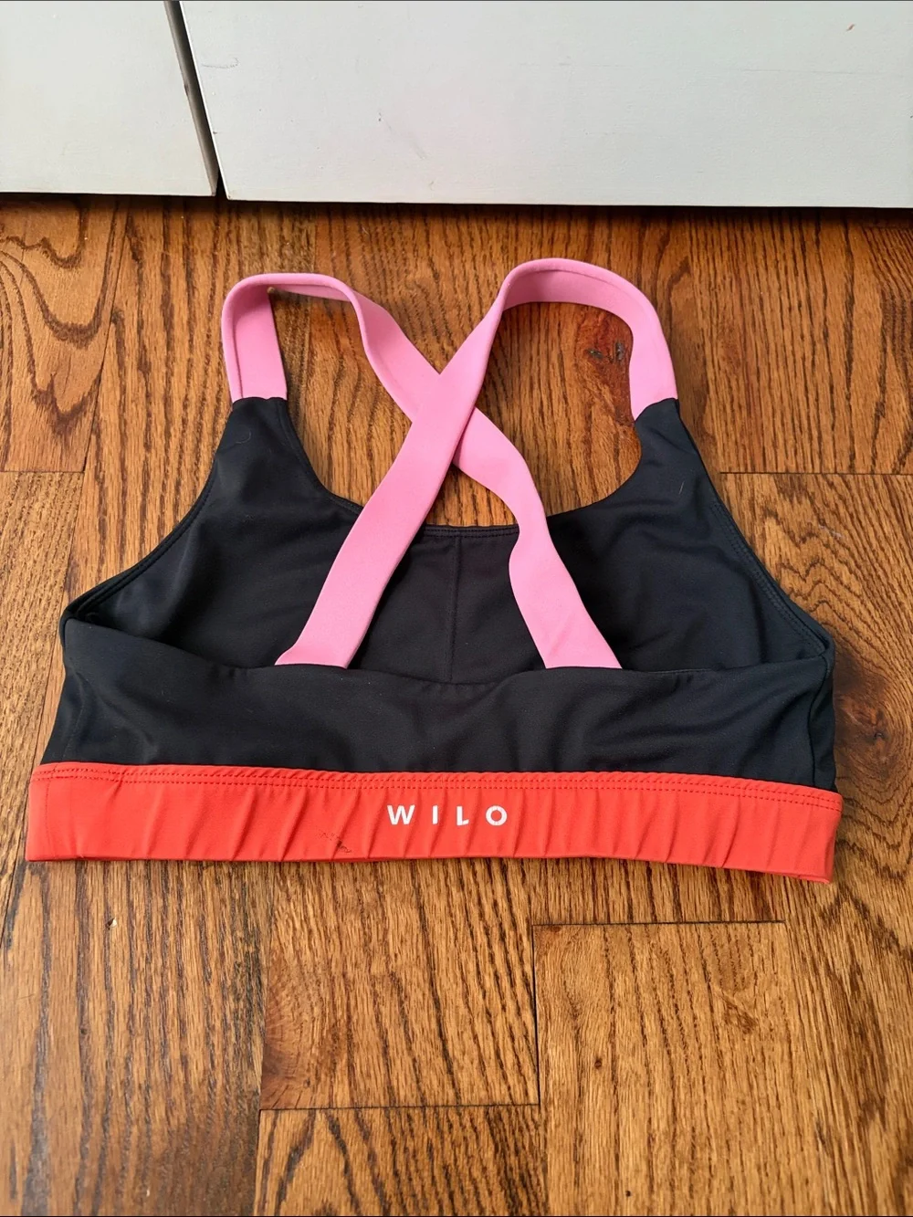 Wilo Women’s Black Sports Bra Pink Straps and Coral Band Size Medium